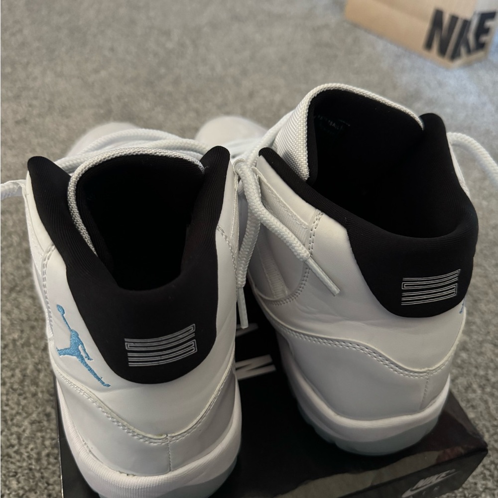 Men’s Jordan 11 Legend Blue High - Picture 3 of 9